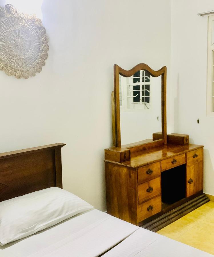 Dreamy Surf House Hotel Weligama Exterior photo