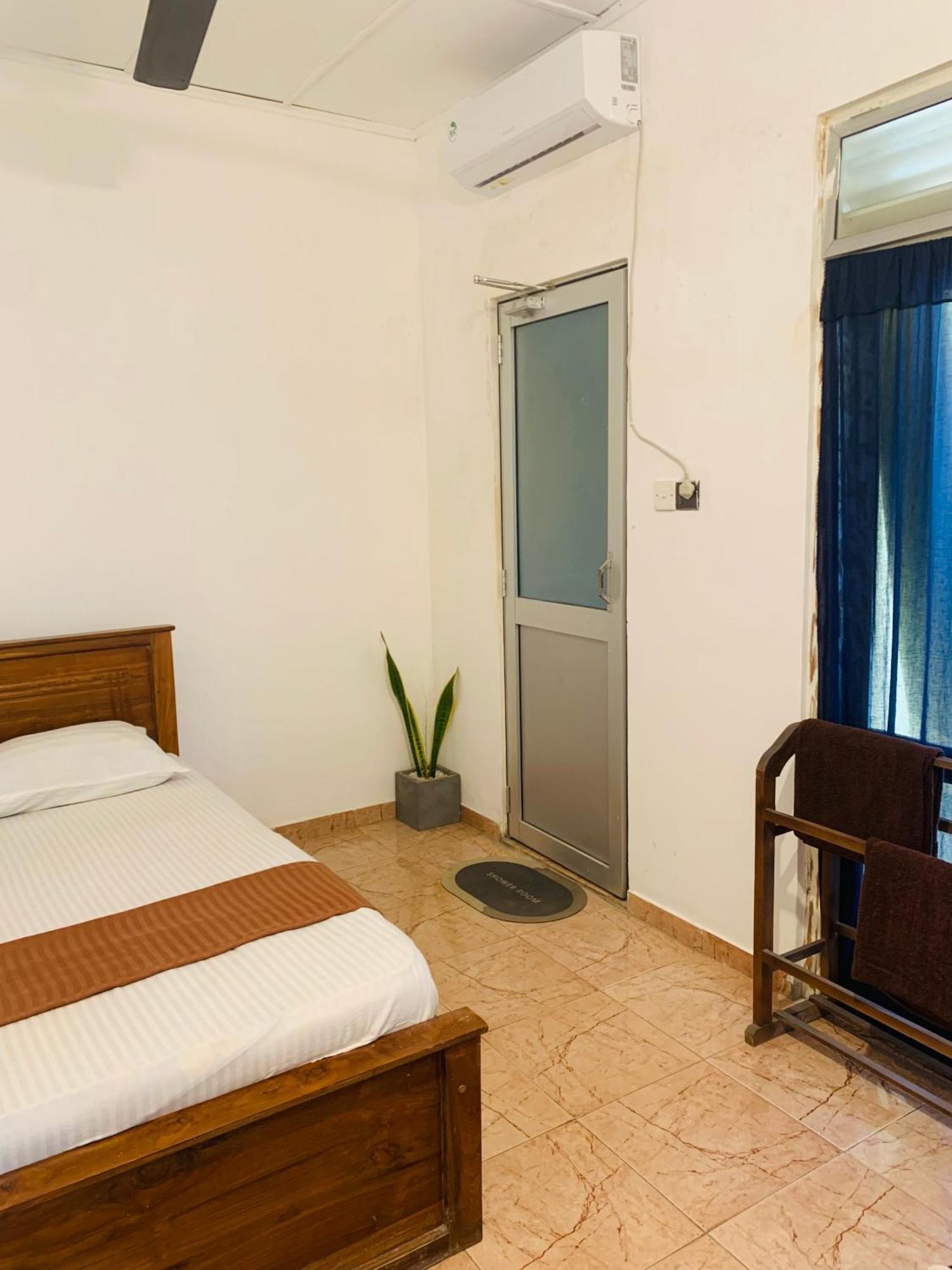 Dreamy Surf House Hotel Weligama Exterior photo