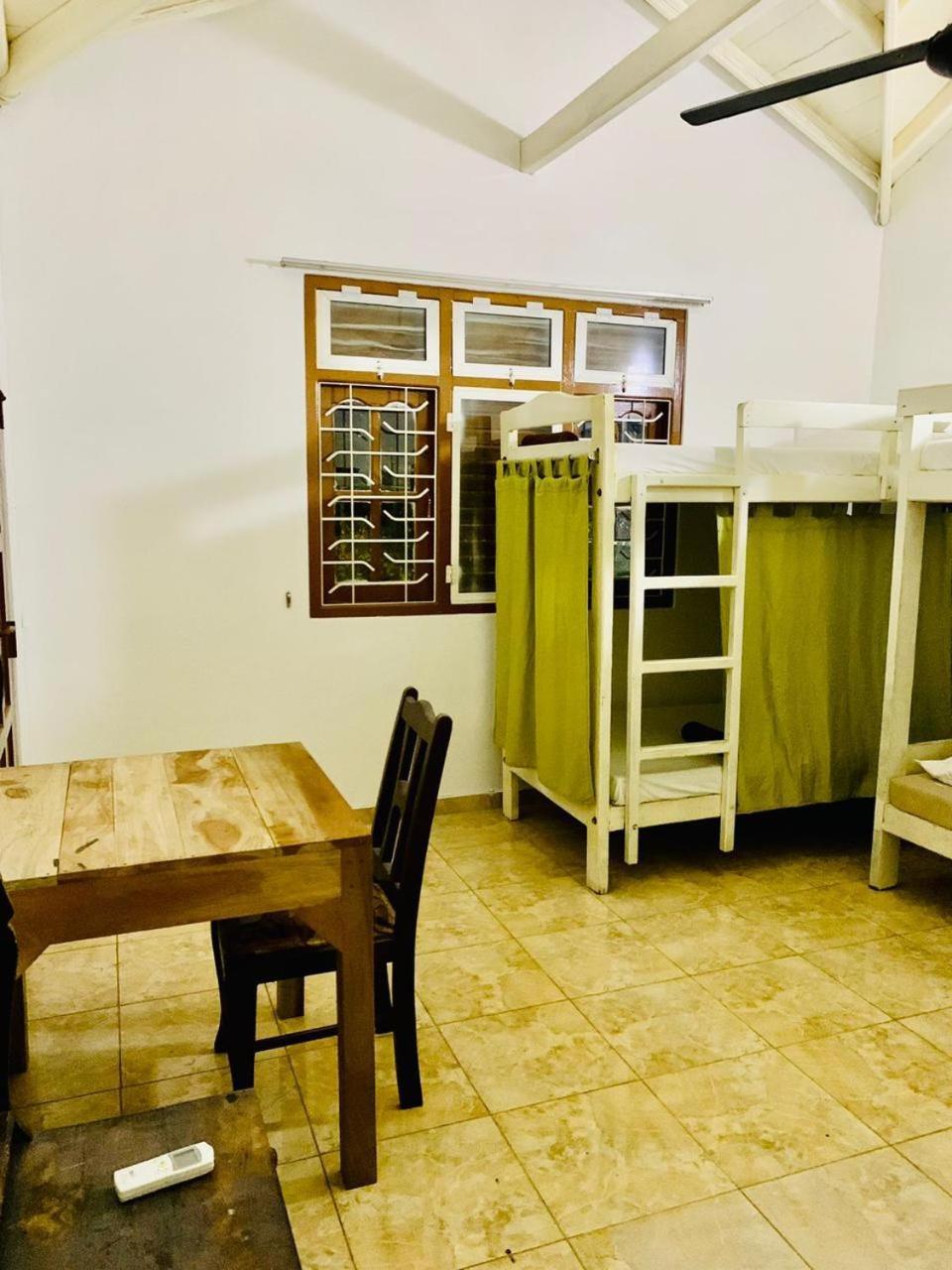 Dreamy Surf House Hotel Weligama Exterior photo